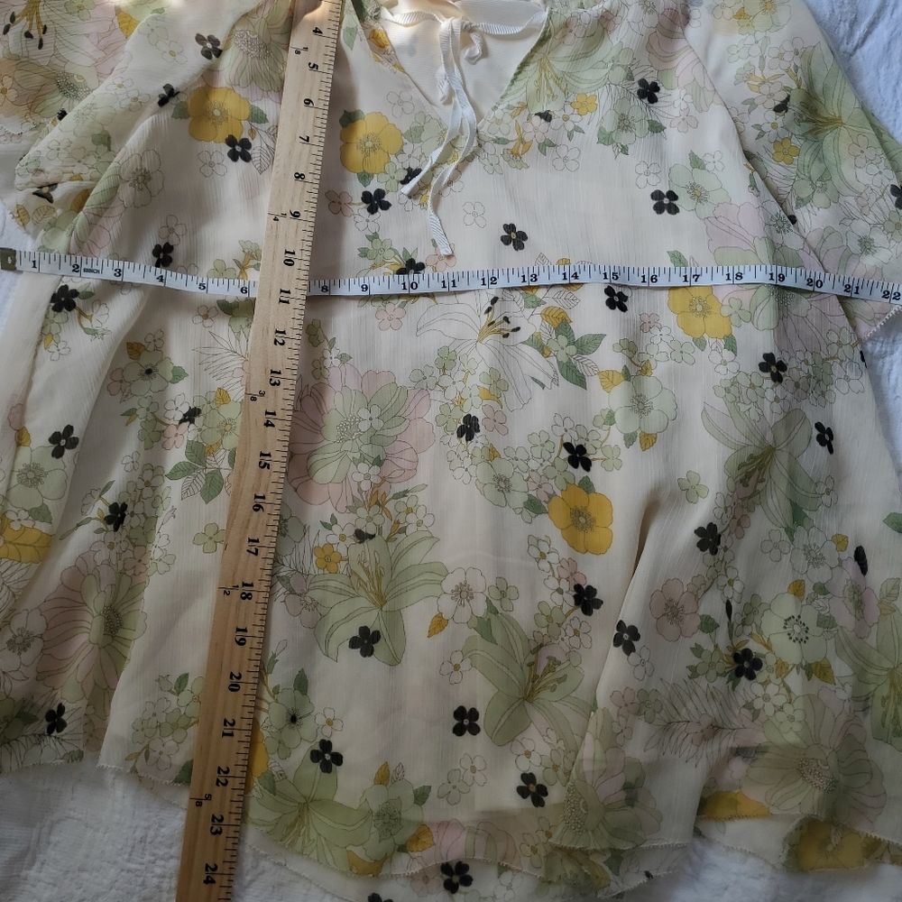 LC Lauren Conrad Floral Top - Picture 6 of 7